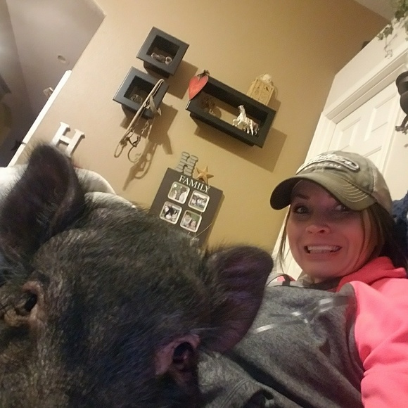 Meet your Posher, Brittney - Picture 1 of 1